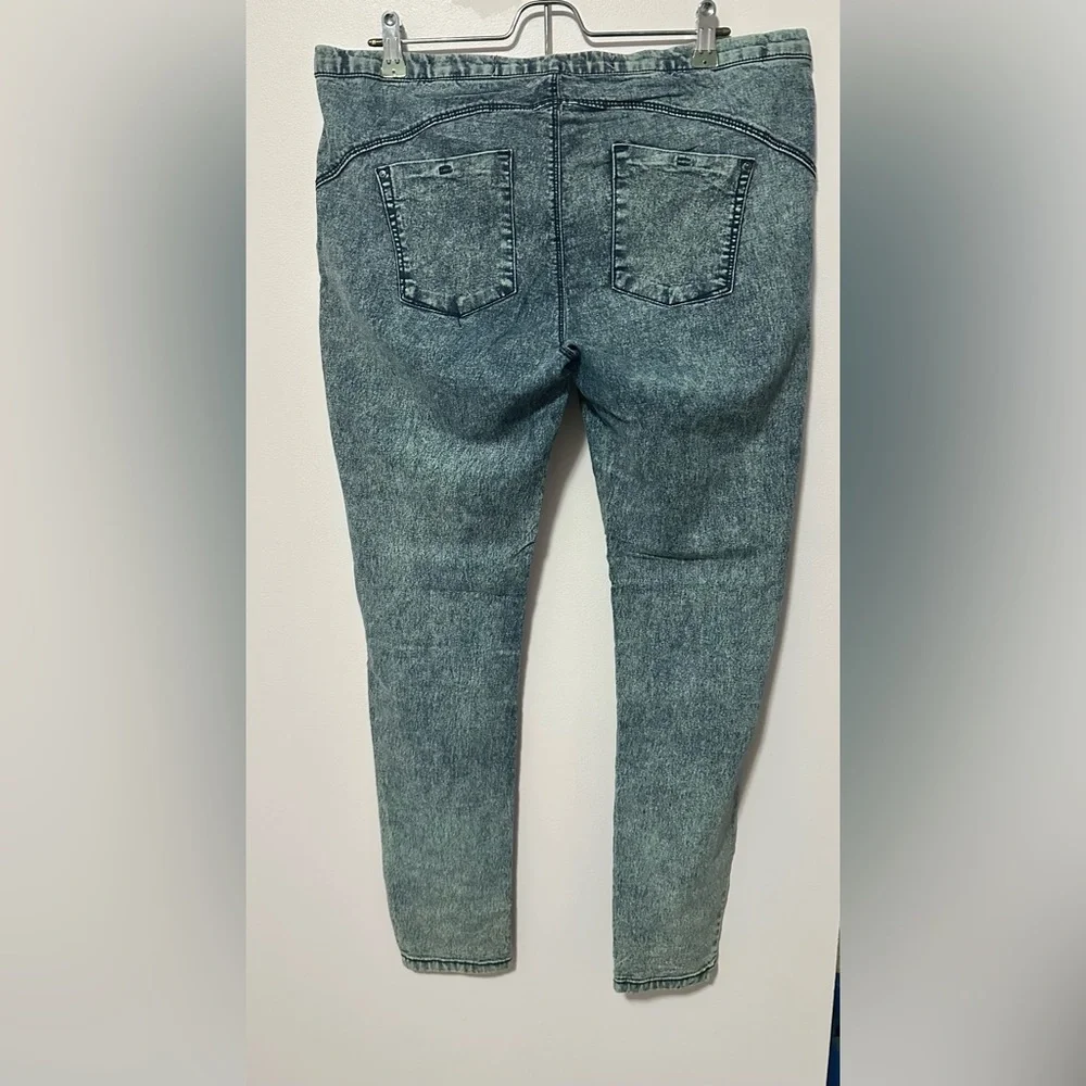 Women's Blue Jeans stone washed - Picture 3 of 4